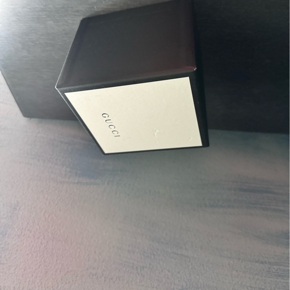 Never worn Gucci watch in pristine condition - Picture 9 of 10